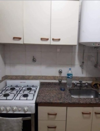 DEPARTAMENTO A LA VENTA 3 AMBIENTES C/ BALCON CORRIDO A LA CALLE ** Urgencia de venta por viaje**