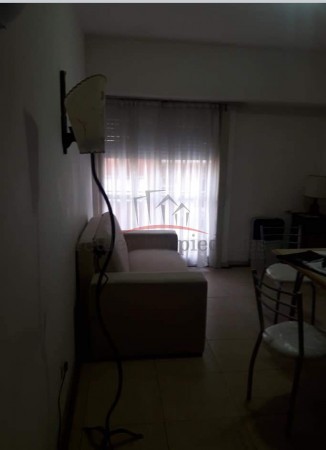 DEPARTAMENTO A LA VENTA 3 AMBIENTES C/ BALCON CORRIDO A LA CALLE ** Urgencia de venta por viaje**