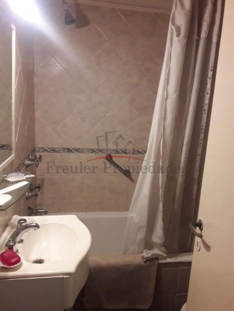 DEPARTAMENTO A LA VENTA 3 AMBIENTES C/ BALCON CORRIDO A LA CALLE ** Urgencia de venta por viaje**