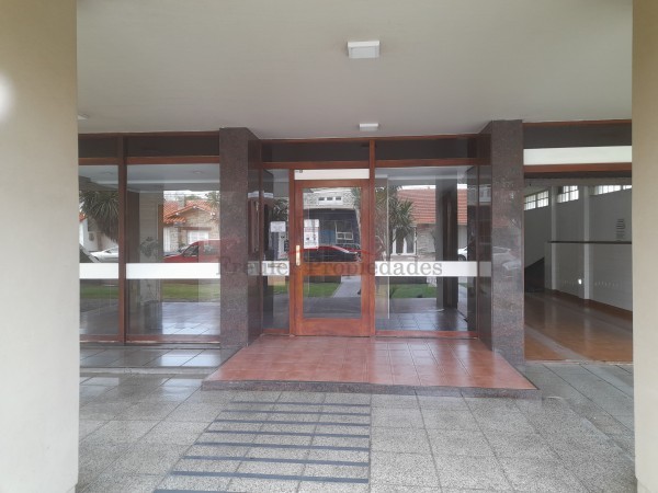 DEPARTAMENTO A LA VENTA ,ZONA LA PERLA NORTE