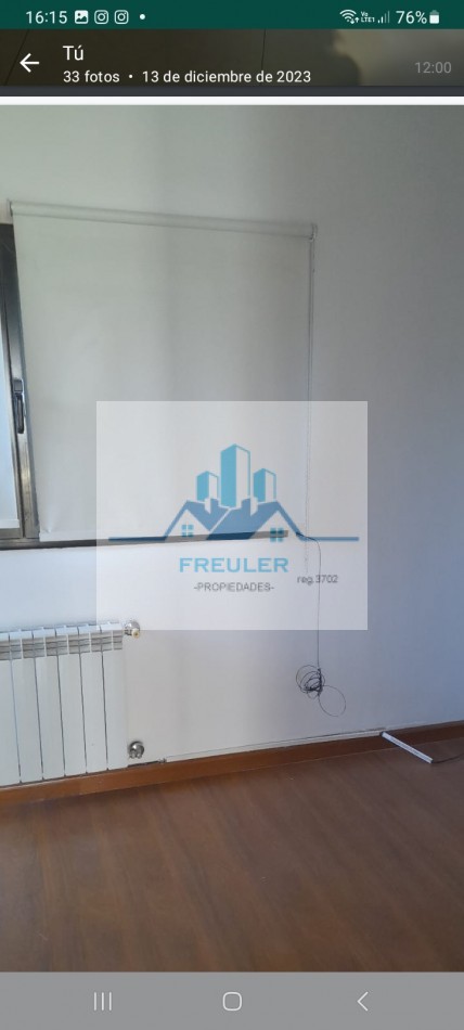 Departamento de 3 ambientes, con patio y cochera .