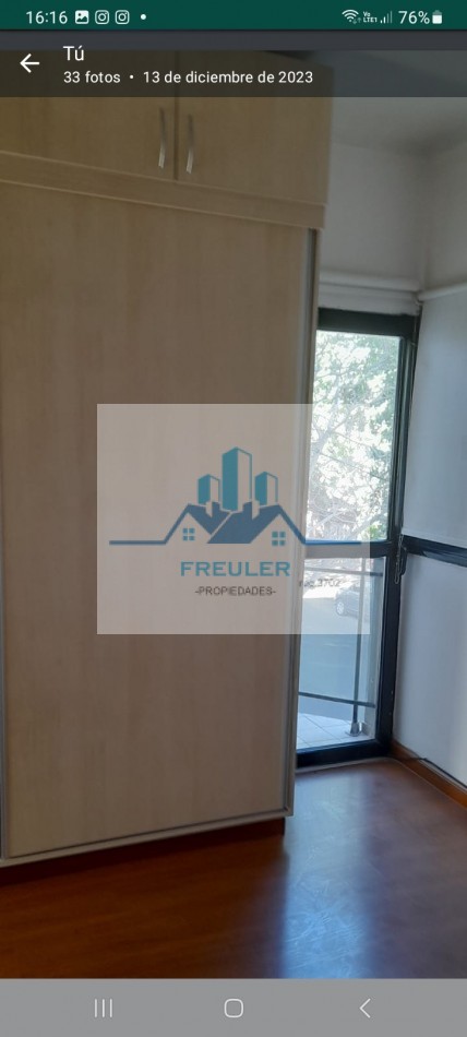 Departamento de 3 ambientes, con patio y cochera .