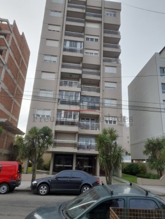 DEPARTAMENTO A LA VENTA ,ZONA LA PERLA NORTE